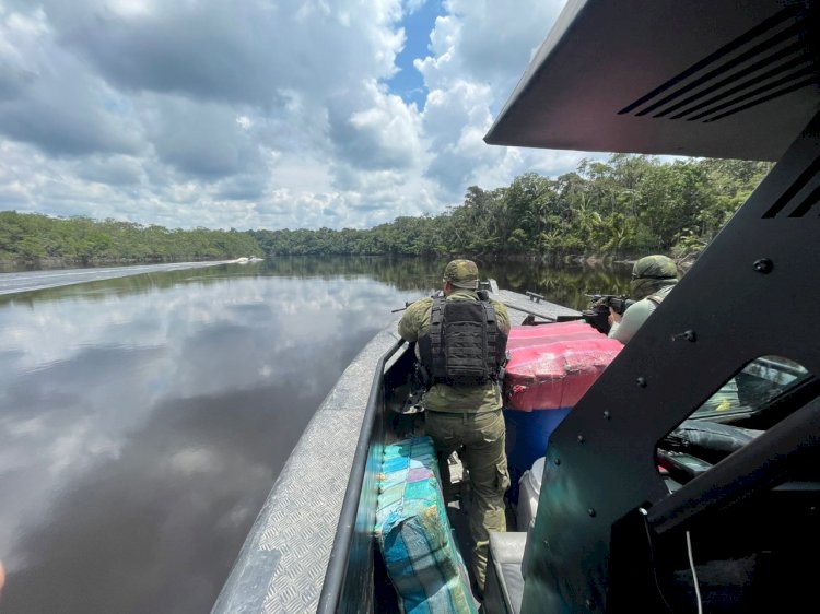 PF e PM apreendem 1,4 toneladas de drogas no rio Marié, no interior do AM