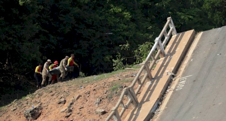 Governo do Amazonas orienta que população evite temporariamente trecho afetado por queda de ponte na BR-319