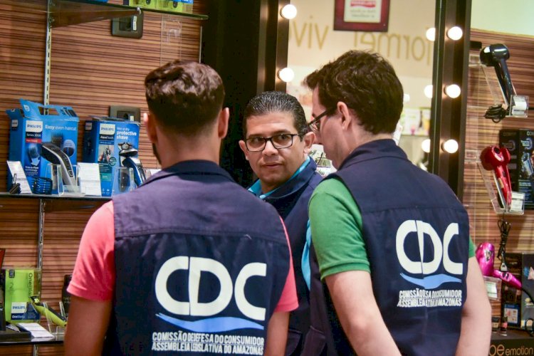 CDC/ALEAM, presidida pelo deputado João Luiz orienta consumidores durante a campanha da Black Friday 2022