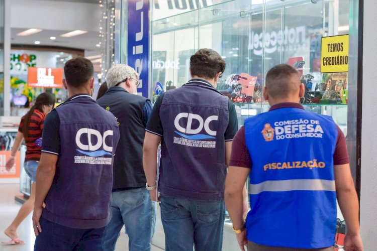 CDC/ALEAM, CMM e Procon-AM orientam lojistas em shopping da Zona Leste em relação a Black Friday 2022