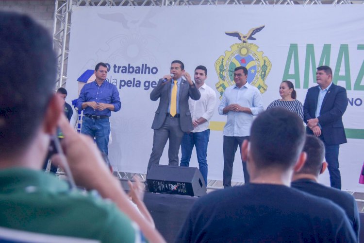 Deputado João Luiz participa do pagamento de indenizações a 53 famílias da comunidade da Sharp