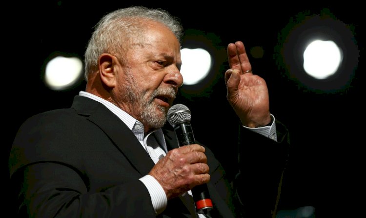 Lula anuncia os primeiros ministros do novo governo