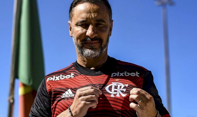 Técnico Vítor Pereira retorna ao Brasil para comandar o Flamengo