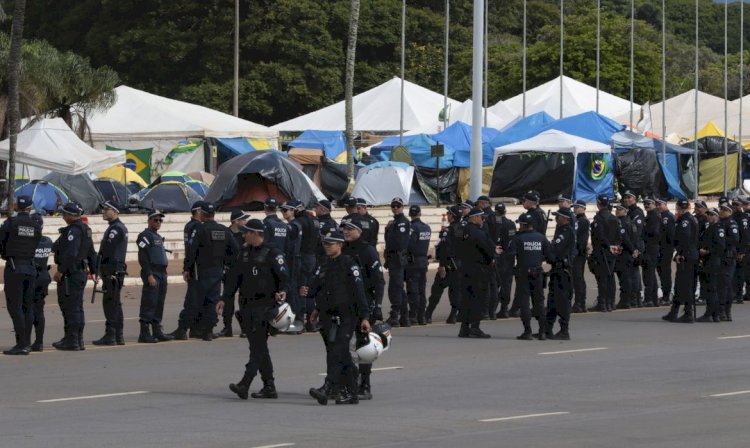 Presos no QG do Exército chegam a 1.200; 204 foram detidos domingo