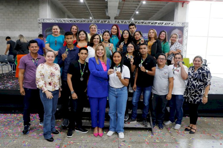 Wilson Lima homenageia alunos da rede estadual de ensino aprovados na UEA