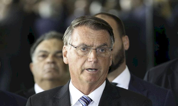 Bolsonaro confirma à PF conversa com ex-chefe da Receita sobre joias