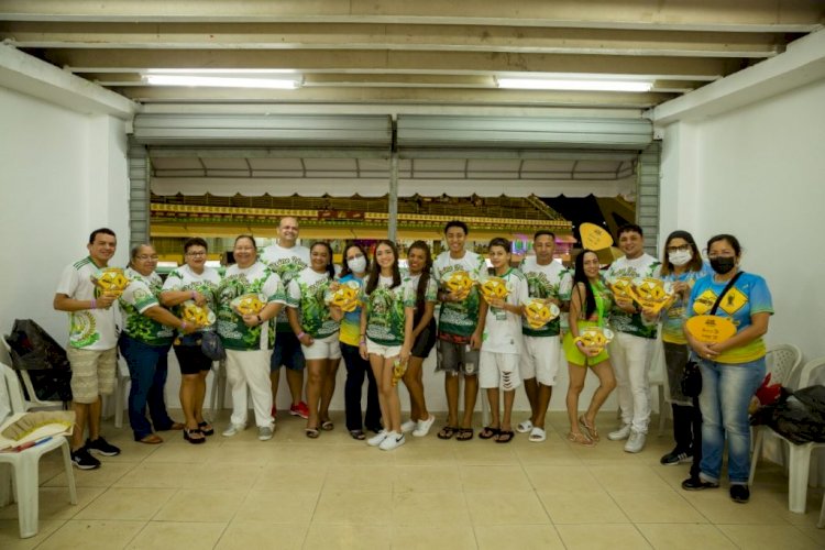 Detran Amazonas promove ação de conscientização durante o desfile do Grupo Especial de Manaus