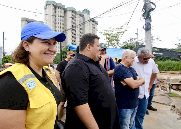 Prefeita em exercício vistoria início do reaterro na avenida Djalma Batista e obra chega à fase final