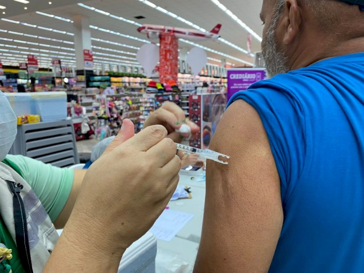 Mais de 1,3 mil vacinados contra a Covid-19 em supermercados, nesta sexta-feira