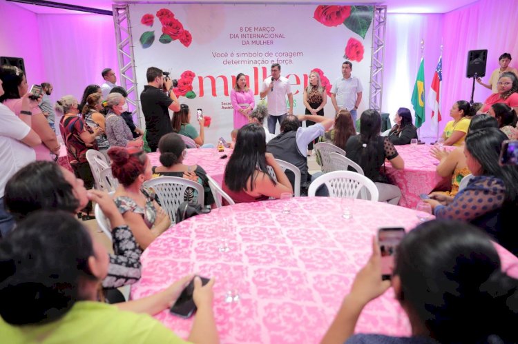 No Dia da Mulher, Wilson Lima encontra com beneficiárias do Auxílio Estadual e destaca que 90% do programa é destinado as chefes de família