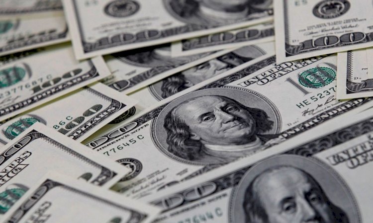 Dólar cai para R$ 4,95 e atinge menor valor em duas semanas