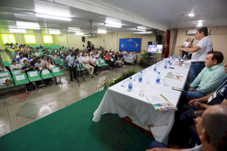 Consulta Pública sobre o Prosai, em Parintins, reúne instituições e população, que aplaude a iniciativa