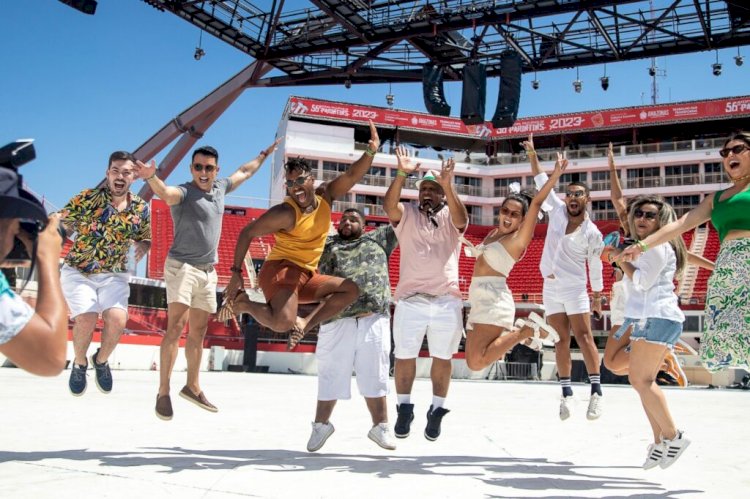 Famosos conhecem os bastidores do 56º Festival Folclórico de Parintins, em visita ao Bumbódromo