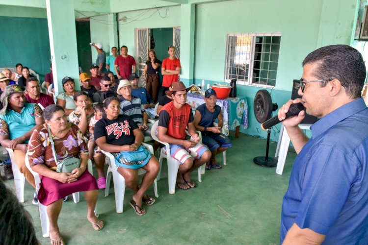 Deputado João Luiz entrega motores de rabeta, por meio de emenda parlamentar para pescadores e pescadoras de Iranduba