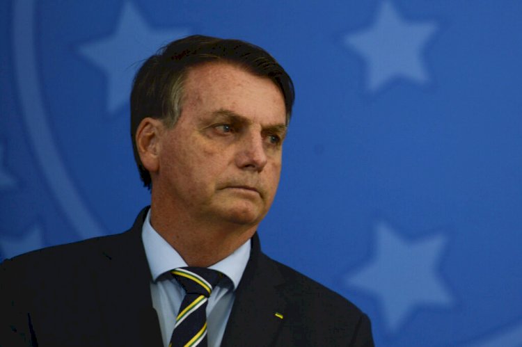 TSE multa Bolsonaro em R$ 15 mil por notícias falsas contra