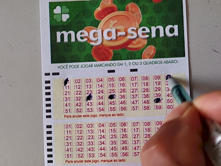 Mega-Sena pode pagar R$ 110 milhões neste sábado (24)