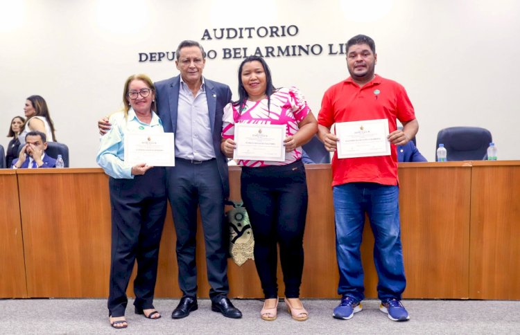 Adjuto Afonso participa de homenagem a líderes comunitários na Aleam