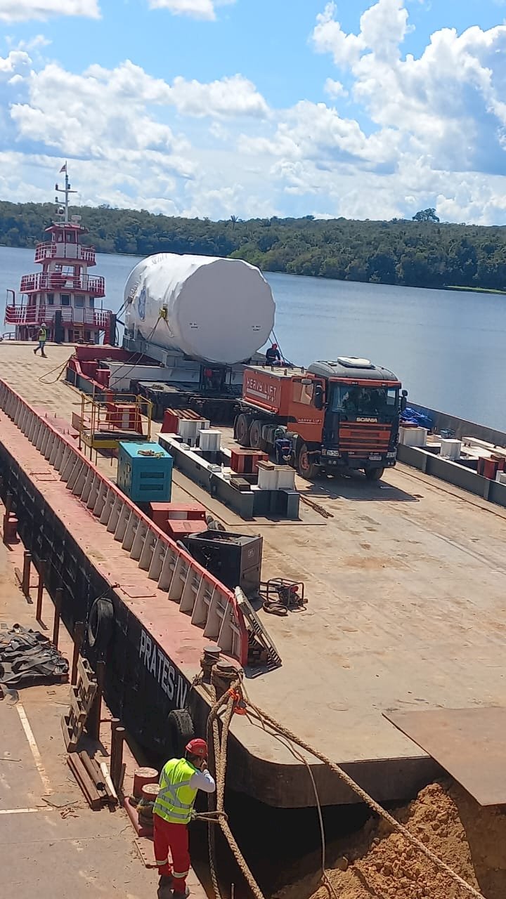 Obra do Complexo Azulão 950, em Silves, avança com a chegada de equipamentos para montagem das usinas termelétricas