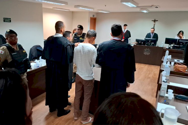 Homem que matou neta de vizinha a facadas é condenado a 16 anos de prisão