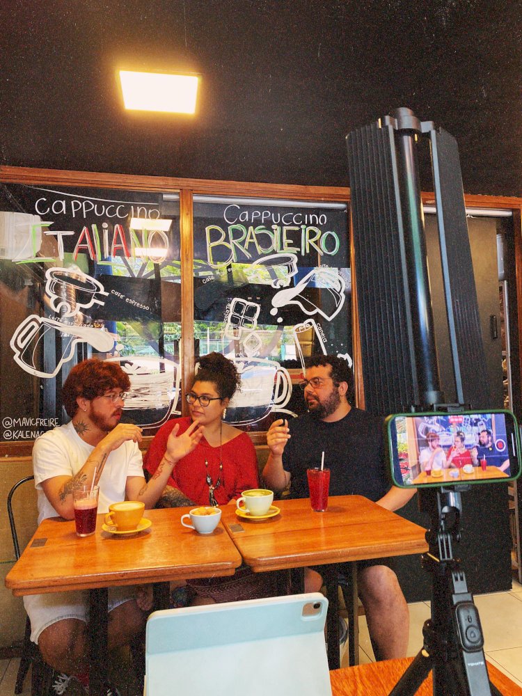 Ateliê 23 lança podcast ‘Vem de 3’ com Taciano Soares e Eric Lima