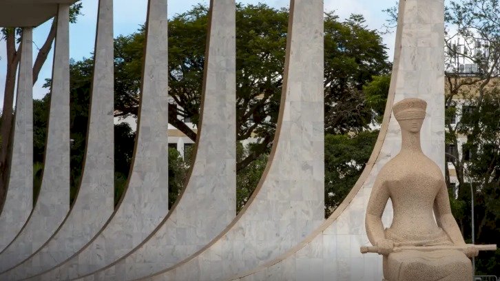 Defesa de Bolsonaro indica nove advogados para julgamento no STF