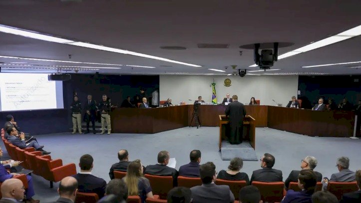 Confira principais defesas feitas no 2º dia do julgamento de Bolsonaro