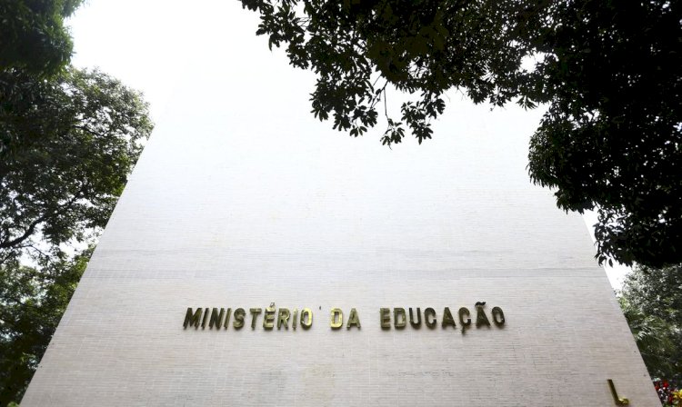 Sai lista de cursos superiores semipresenciais autorizados pelo MEC
