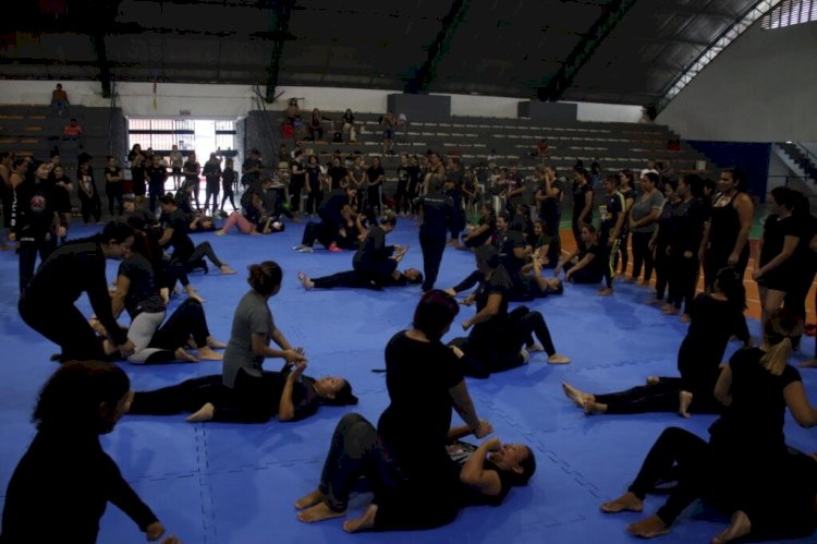 Governo do Amazonas realiza Aulão Solidário de Defesa Pessoal Feminina em alusão ao Outubro Rosa