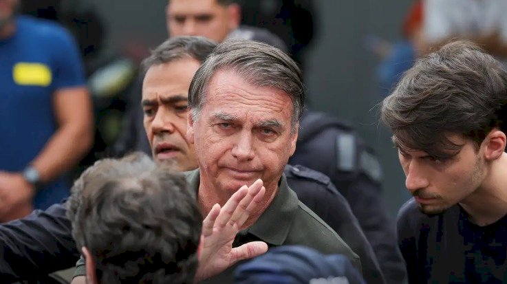 Moraes nega pedido da defesa e mantém prisão domiciliar de Bolsonaro