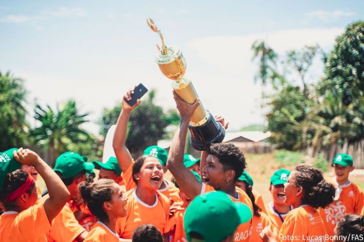 Professores da Amazônia inspiram jovens a sonhar e preservar suas raízes durante Olimpíadas da Floresta