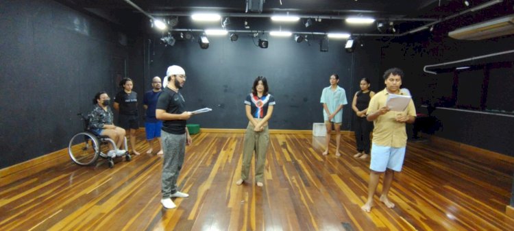 Ensaio aberto de ‘Cair Para Abel’ convida o público a vivenciar os bastidores da criação teatral