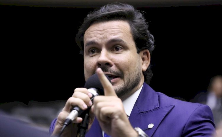 Capitão Alberto Neto endurece lei e fecha brecha que beneficiava pedófilos no sistema penal