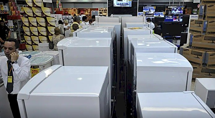 Vendas no comércio voltam a ganhar fôlego e crescem 0,5% em outubro