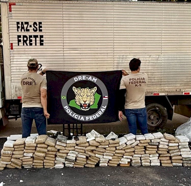 PF apreende 182 kg de drogas e armas ocultas em freezers